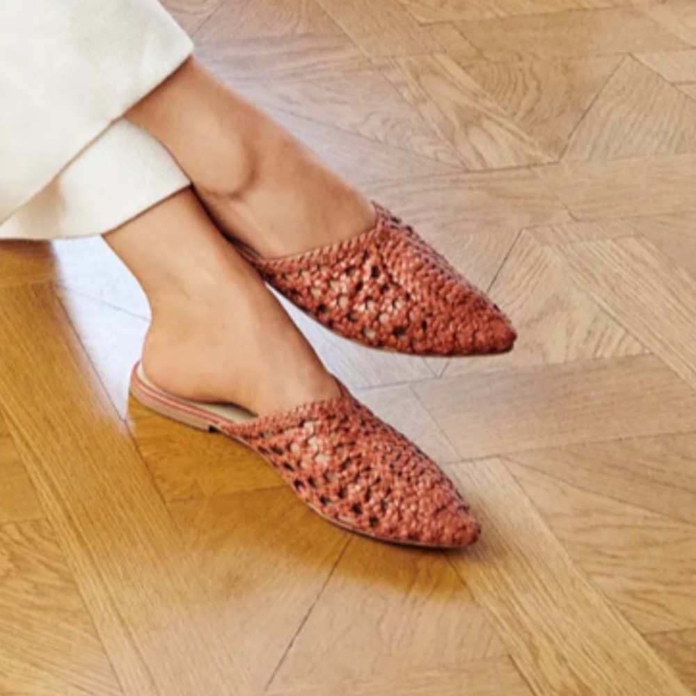 42 GOLD Tan Leather Charmed Woven Mules - Picture 4 of 5